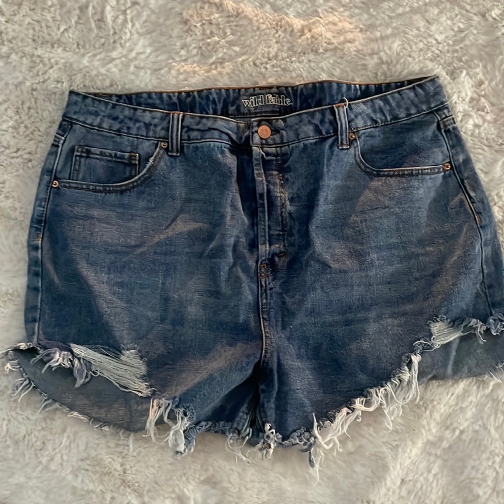 Demon shorts